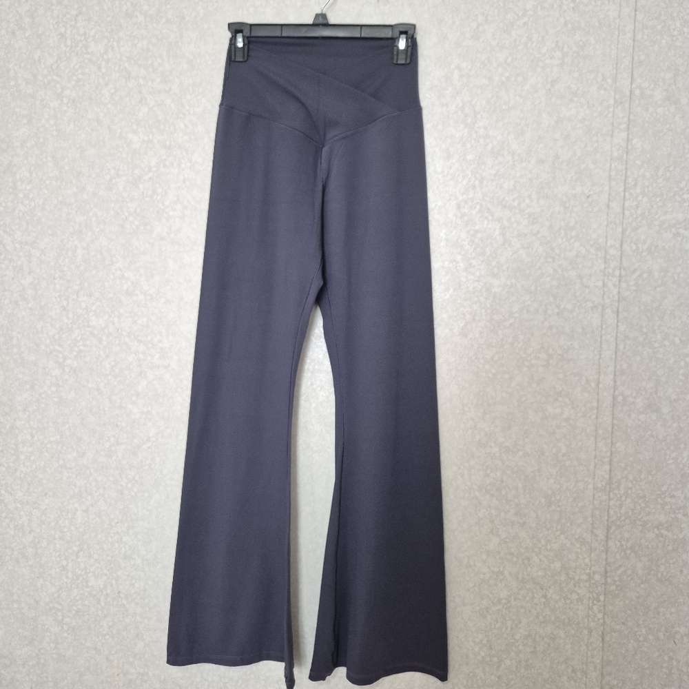 Sunzel High-Waisted Flare Pants in Charcoal..SIZE:M - Picture 3 of 12